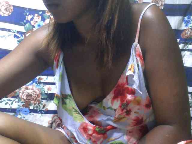 Sexyvaliha webcam