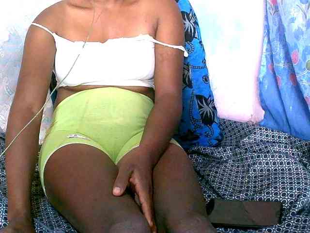 Sexyvaliha webcam