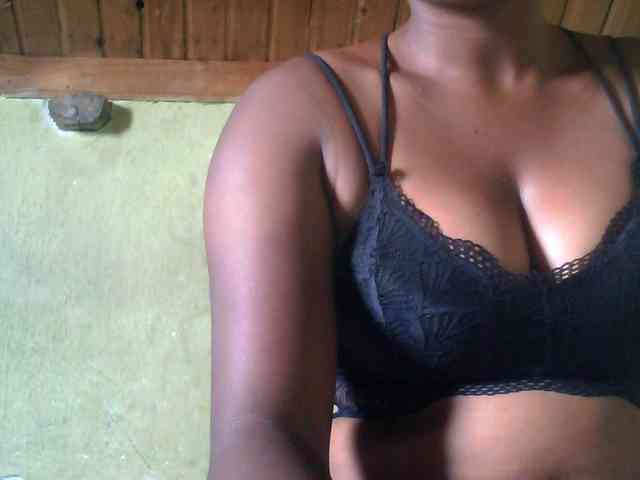 Sexyvaliha webcam