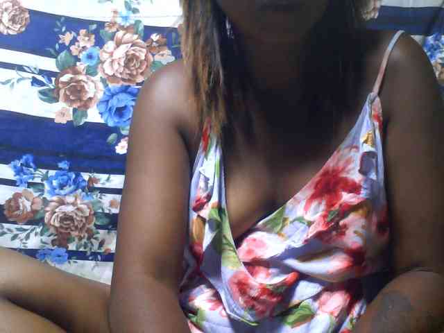 Sexyvaliha webcam