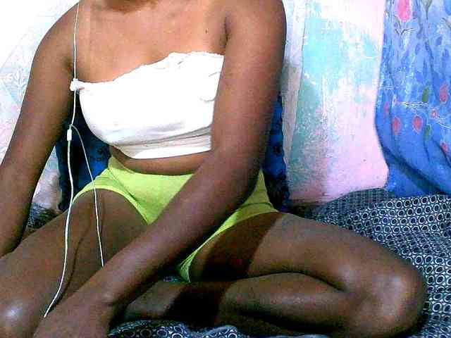 Sexyvaliha webcam