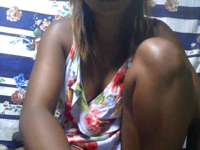 Sexyvaliha webcam
