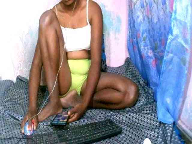 Sexyvaliha webcam