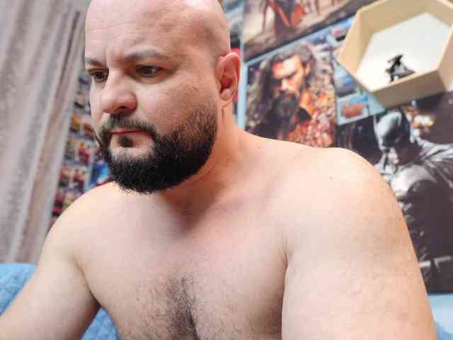 MuscularBear Live Webcam on BongaCams