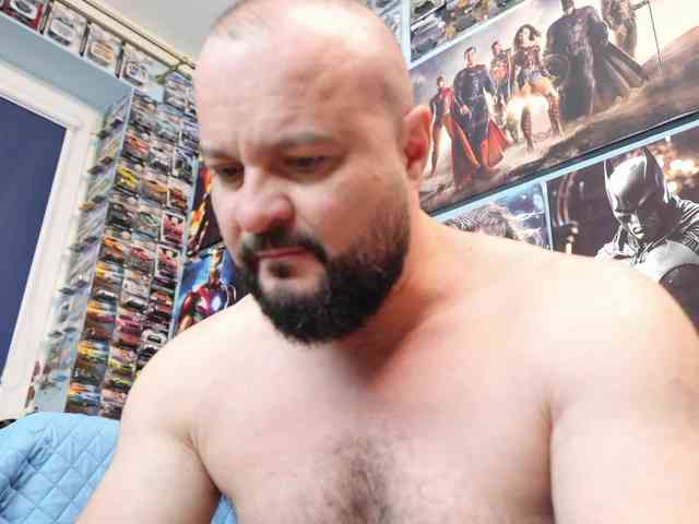 MuscularBear Live Webcam on BongaCams