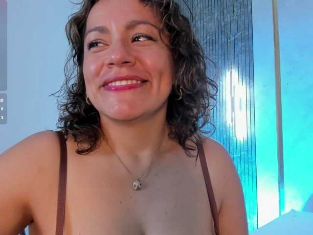 gipsela-gomez's BongaCams show and profile