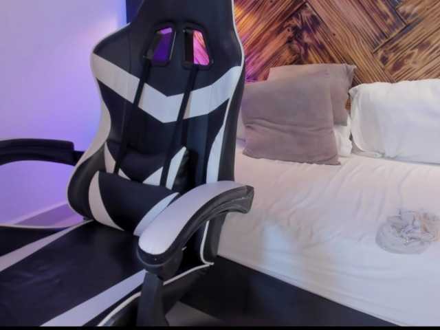 gipsela-gomez's BongaCams show and profile