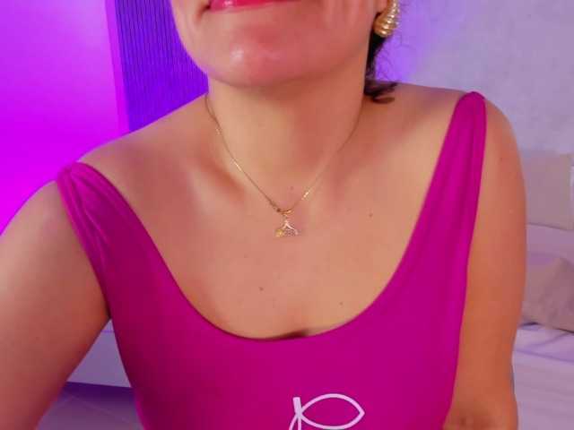 gipsela-gomez's BongaCams show and profile