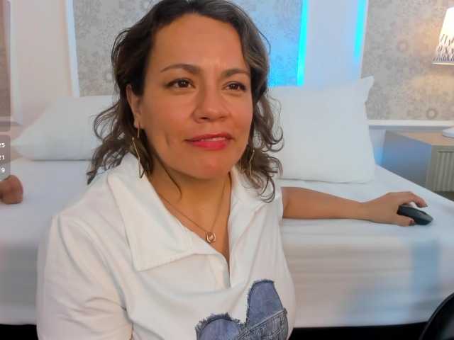 gipsela-gomez's BongaCams show and profile