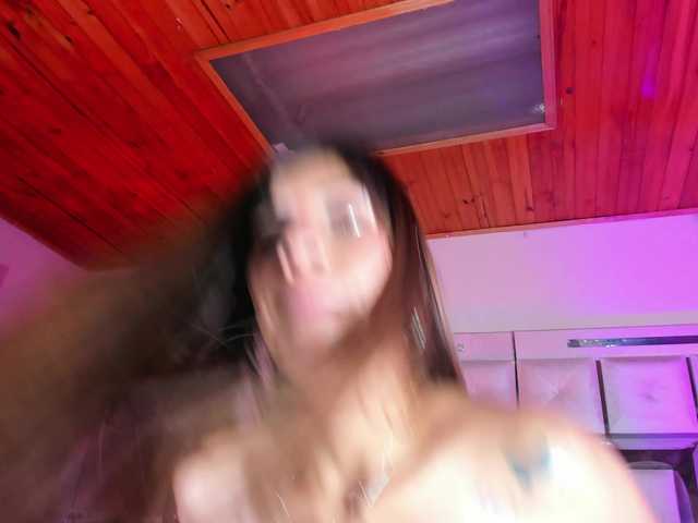 emiliclark's BongaCams show and profile