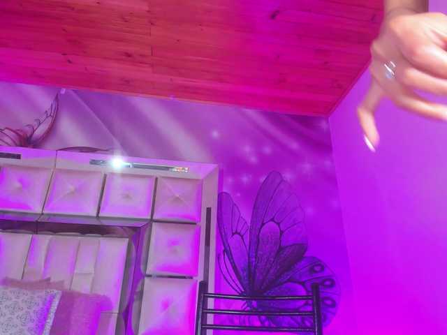 emiliclark's BongaCams show and profile