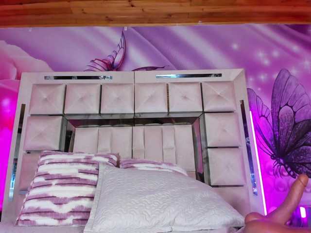 emiliclark's BongaCams show and profile