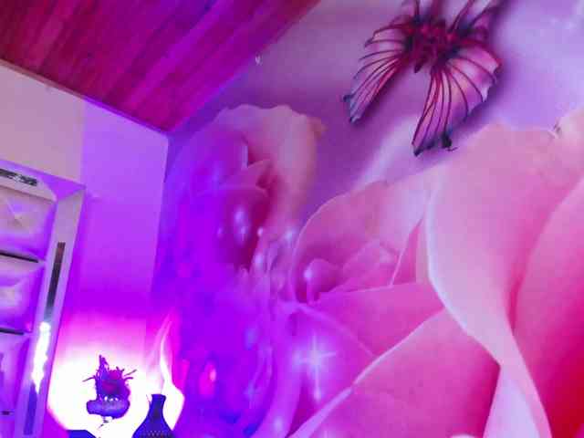 emiliclark webcam