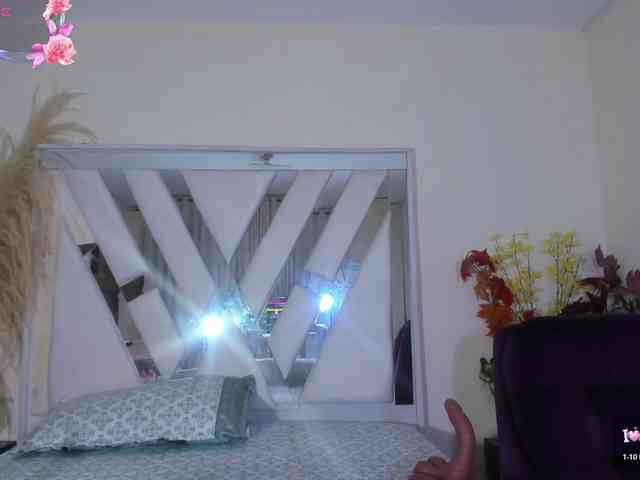 emiliclark webcam