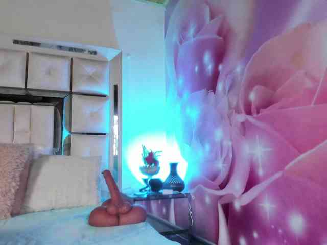 emiliclark webcam