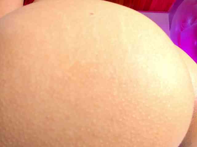 emiliclark webcam