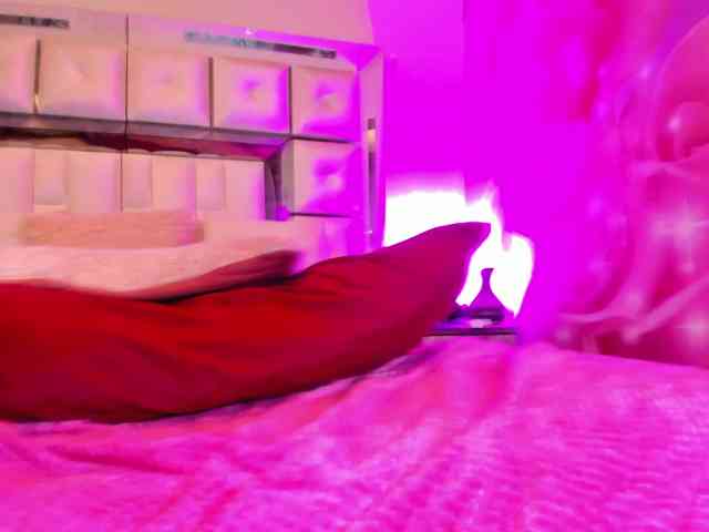 emiliclark webcam