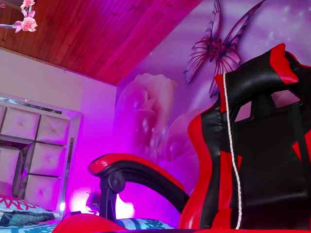 emiliclark webcam