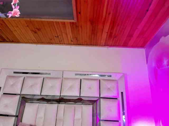 emiliclark webcam