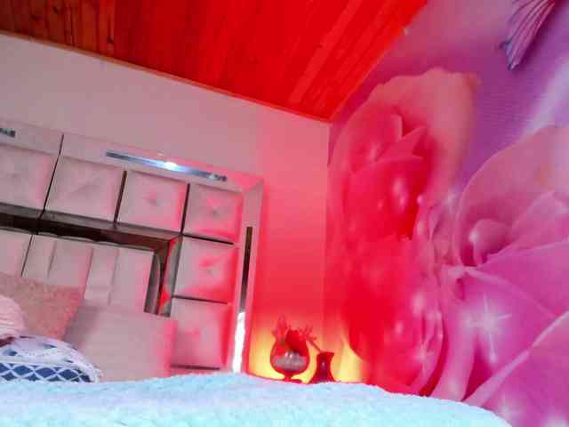 emiliclark webcam