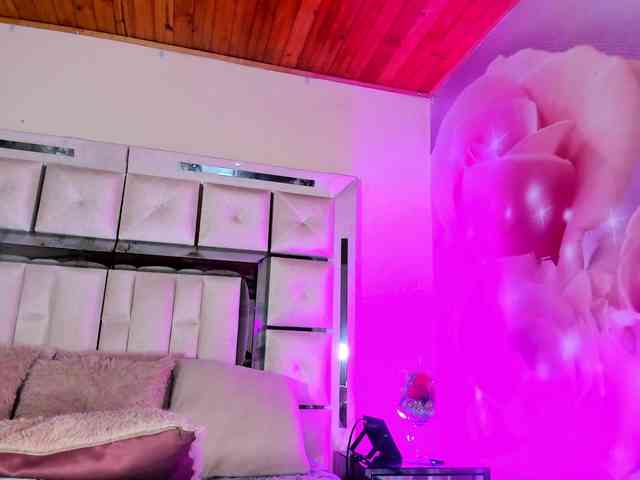 emiliclark webcam
