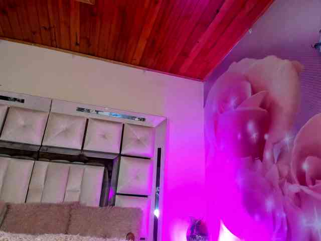 emiliclark webcam