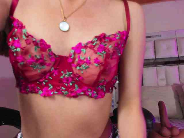 emiliclark webcam