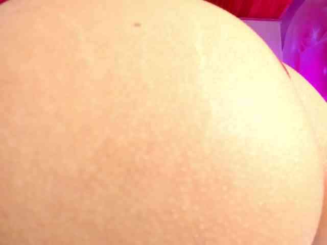 emiliclark webcam