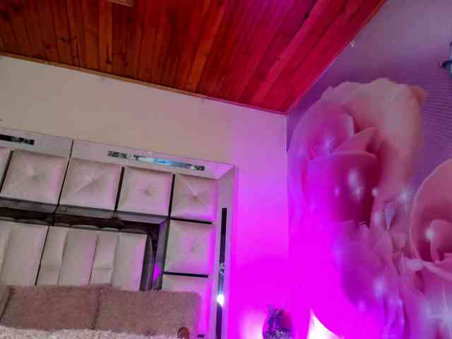 emiliclark webcam
