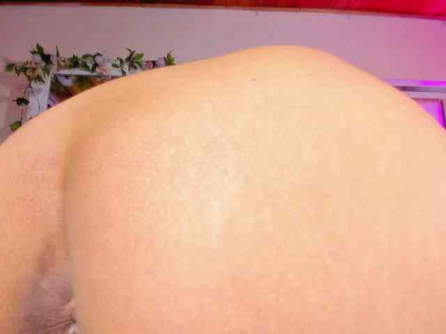 emiliclark webcam