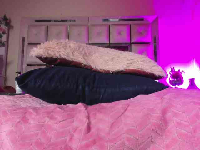 emiliclark webcam