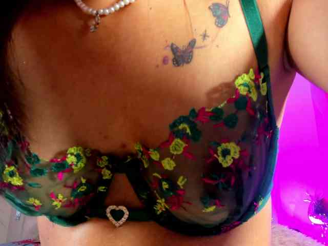 emiliclark webcam
