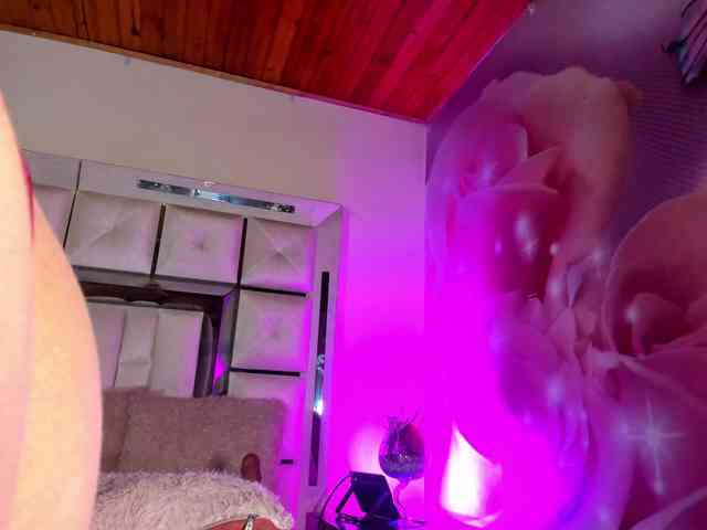 emiliclark webcam