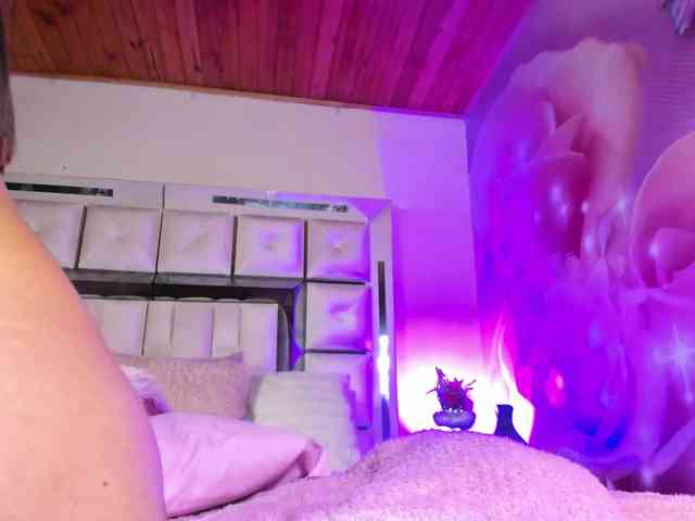 emiliclark webcam