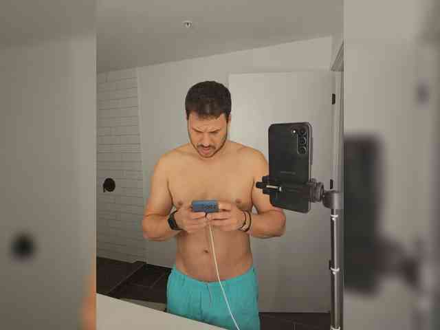 MrMusclecam Live Webcam on BongaCams