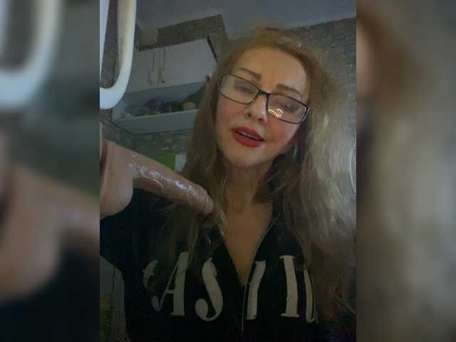 Ritia's BongaCams show and profile