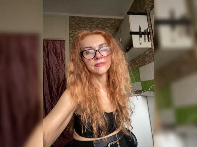 le modèle Ritia est en webcam porno dans un show sur le site bongacams, il possède les tags suivants: White/Caucasian,Redhead,Shaved