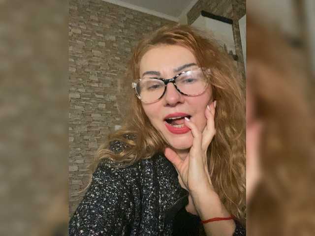 Ritia's BongaCams show and profile