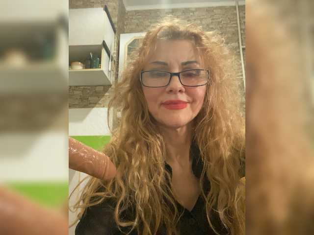 Ritia's BongaCams show and profile