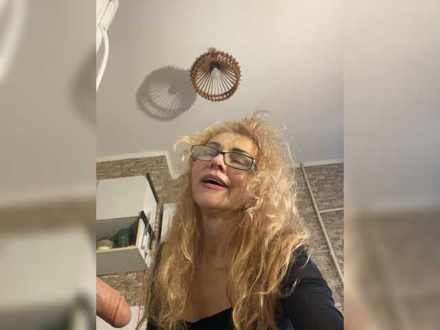 Ritia from BongaCams