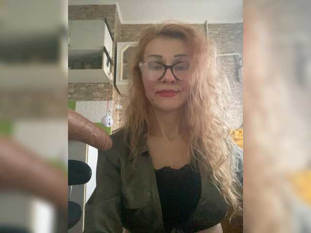 Ritia's BongaCams show and profile