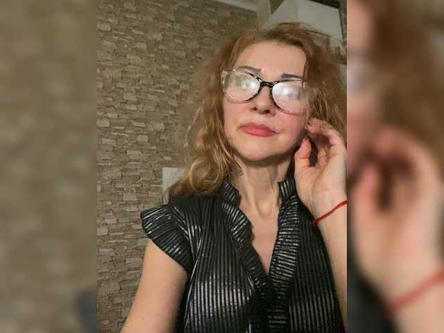 Ritia's BongaCams show and profile