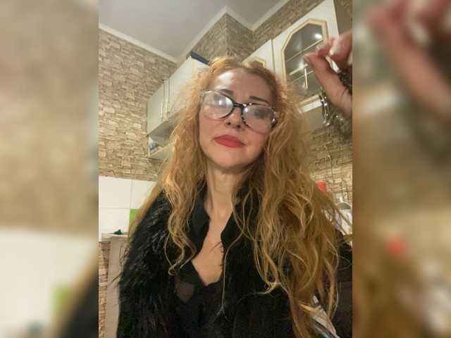 Ritia's BongaCams show and profile