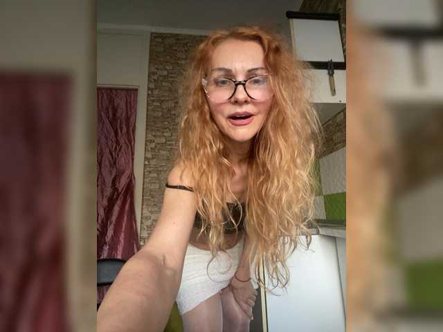 Ritia's BongaCams show and profile