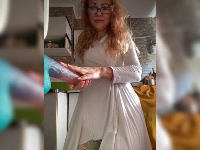 Ritia's BongaCams show and profile