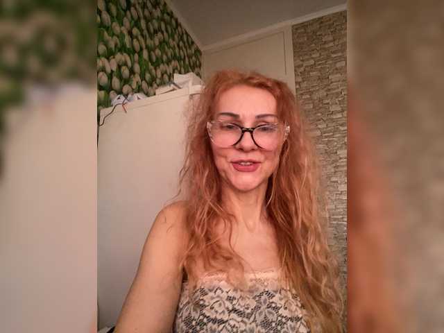 le modèle Ritia est en webcam porno dans un show sur le site bongacams, il possède les tags suivants: White/Caucasian,Redhead,Shaved