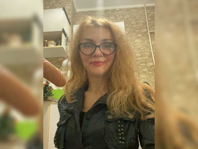 Ritia's BongaCams show and profile