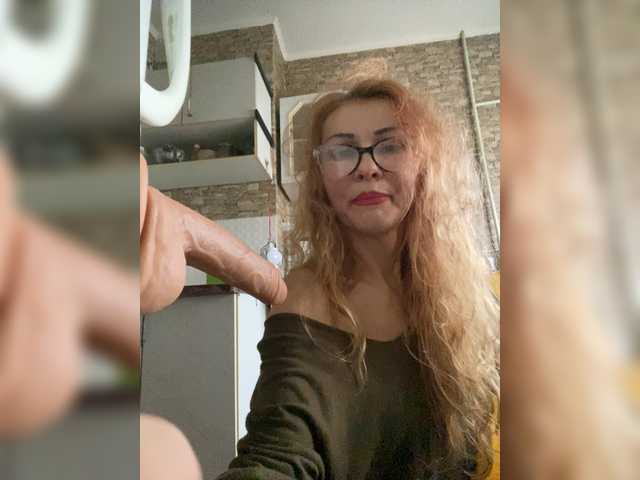 Ritia's BongaCams show and profile