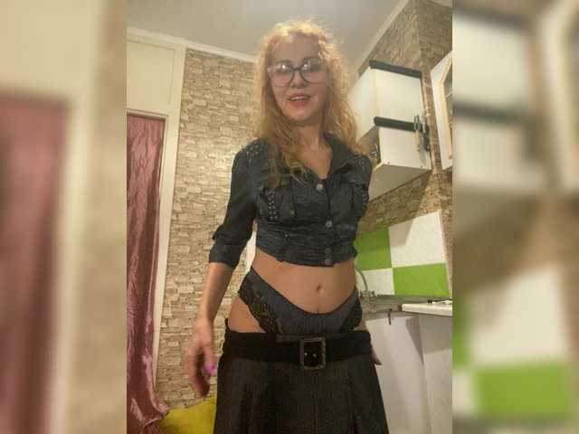 Ritia's BongaCams show and profile