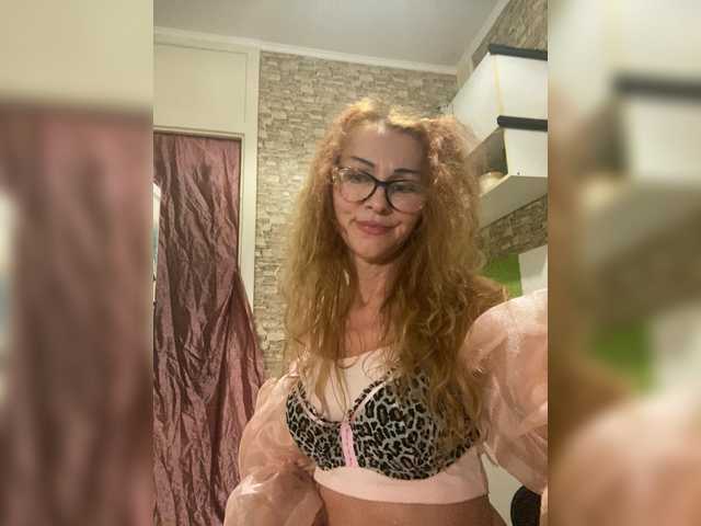 Ritia's BongaCams show and profile